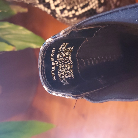 Steve Madden mid calf snakeskin print booties like new 💥💥💥 - Picture 6 of 6